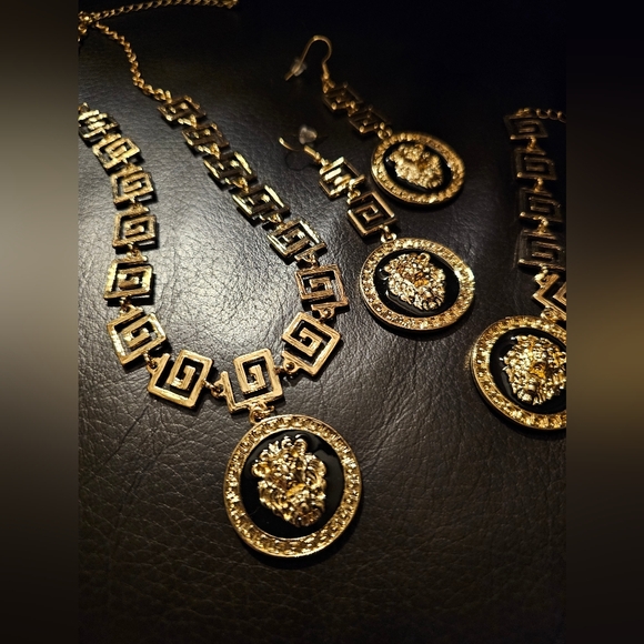 Lion Head: Bracelet, Necklace, Earrings Set NEW - Picture 3 of 8